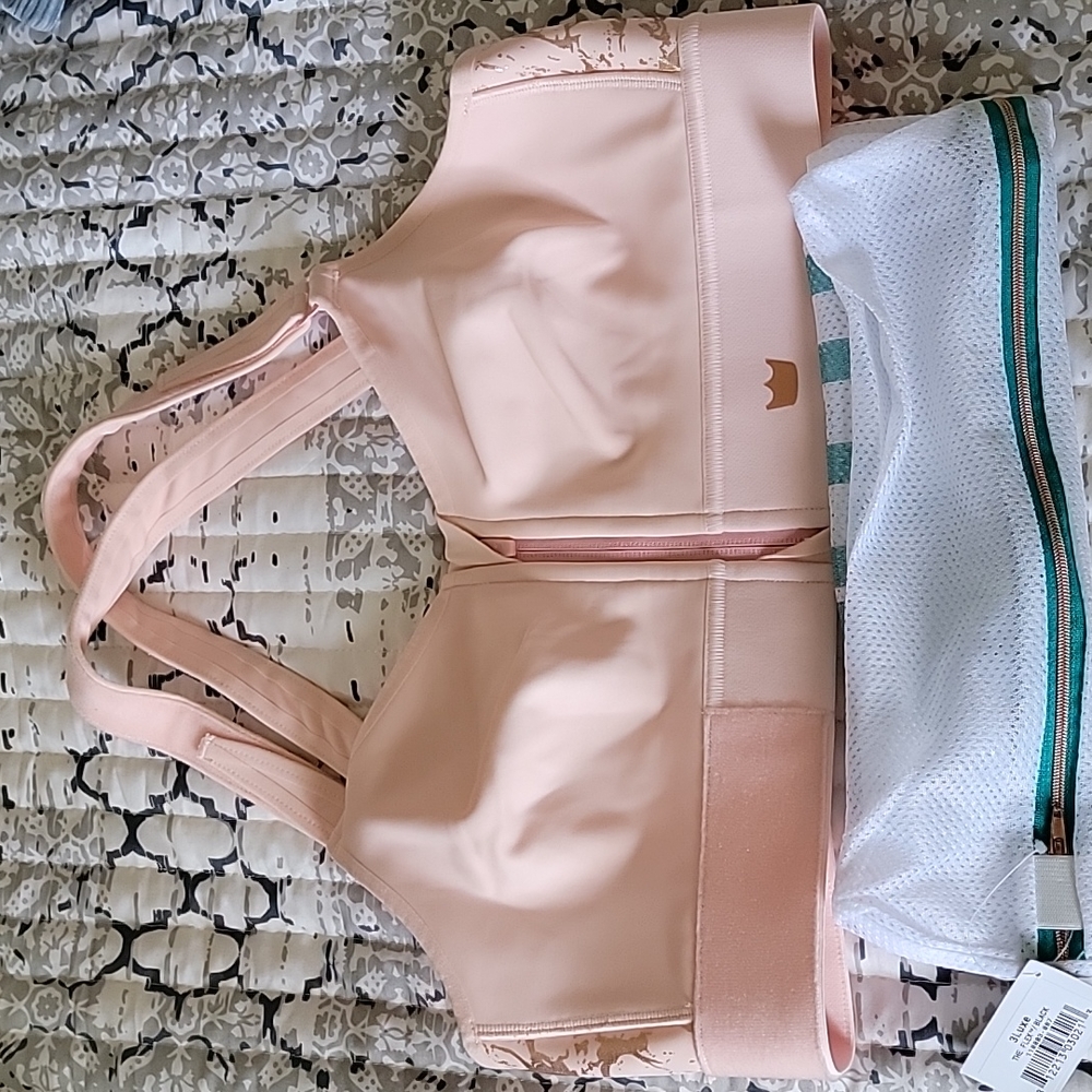 New SheFit Flex Sports Bra size Luxe